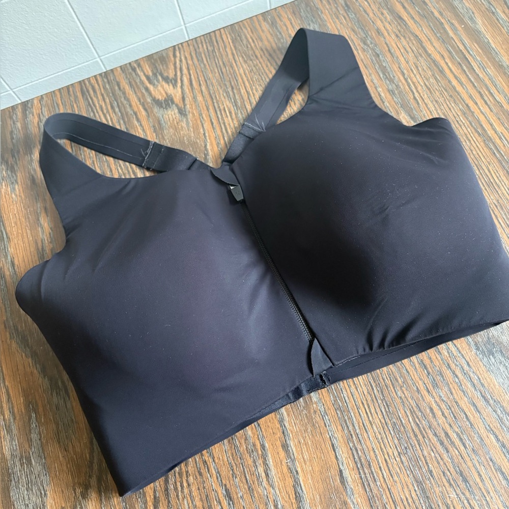 knix Black Front-Zip Sports Bra
